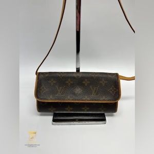 🤎SOLD🤎Louis Vuitton monogram twin Pochette